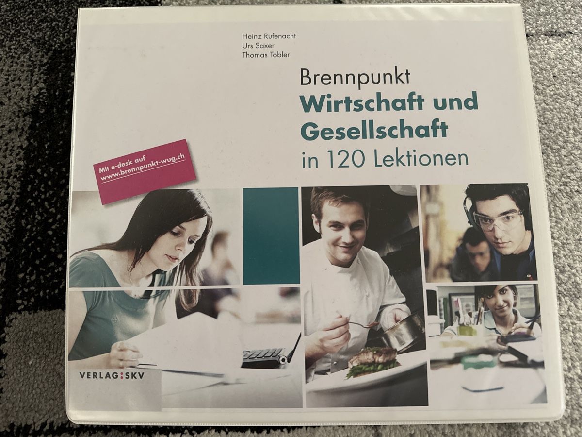 Libri: Kantonsschule Lehrmittel Wirtschaft u. Gesellschaft – Nuovo (secondo la descrizione) da Endingen venduto da Sugarwoman