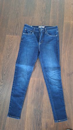 Levi's 720 High Rise Super Skinny Jeans Gr. 27 Neuwertig
