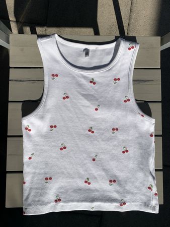 ONLY Top ärmellos weiss mit Kirschen-Print Gr. S 🍒