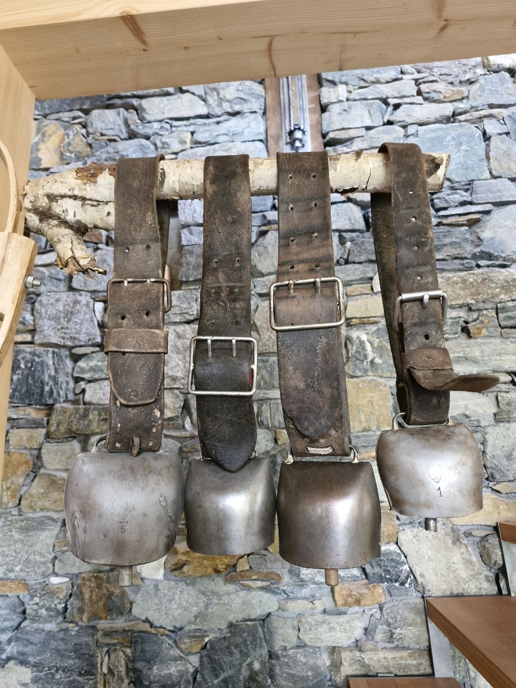 Campanacci mucche: Treicheln Glocken – Usato da Guarda venduto da rue_bpd7 1