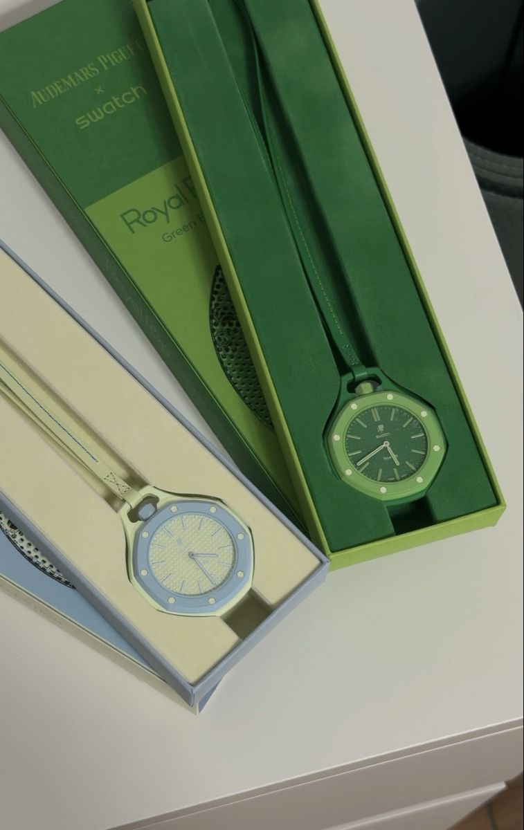 Swatch Uhren: Audemars Piguet x Swatch watch – Neu und originalverpackt aus Paradiso von viorea