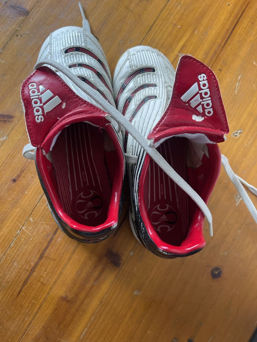 Chaussures garçon: Adidas Kinderschuhe – D'occasion à Murten par Ski-Outlet 2