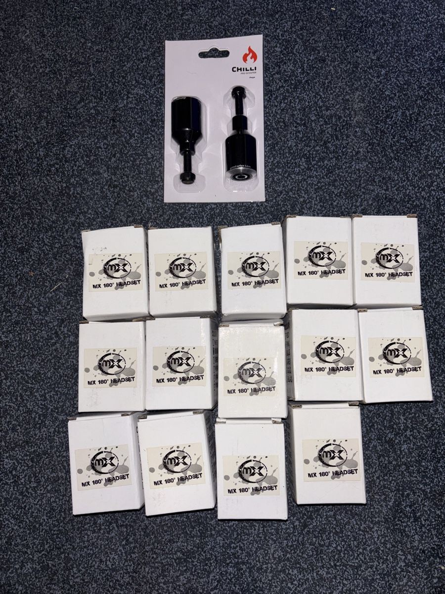 Scooter: Chilli Pegs Rocket Black und 14 Scooter MX Headset – Nuovo e nell'imballaggio originale da Rudolfstetten venduto da KerstinB01 1