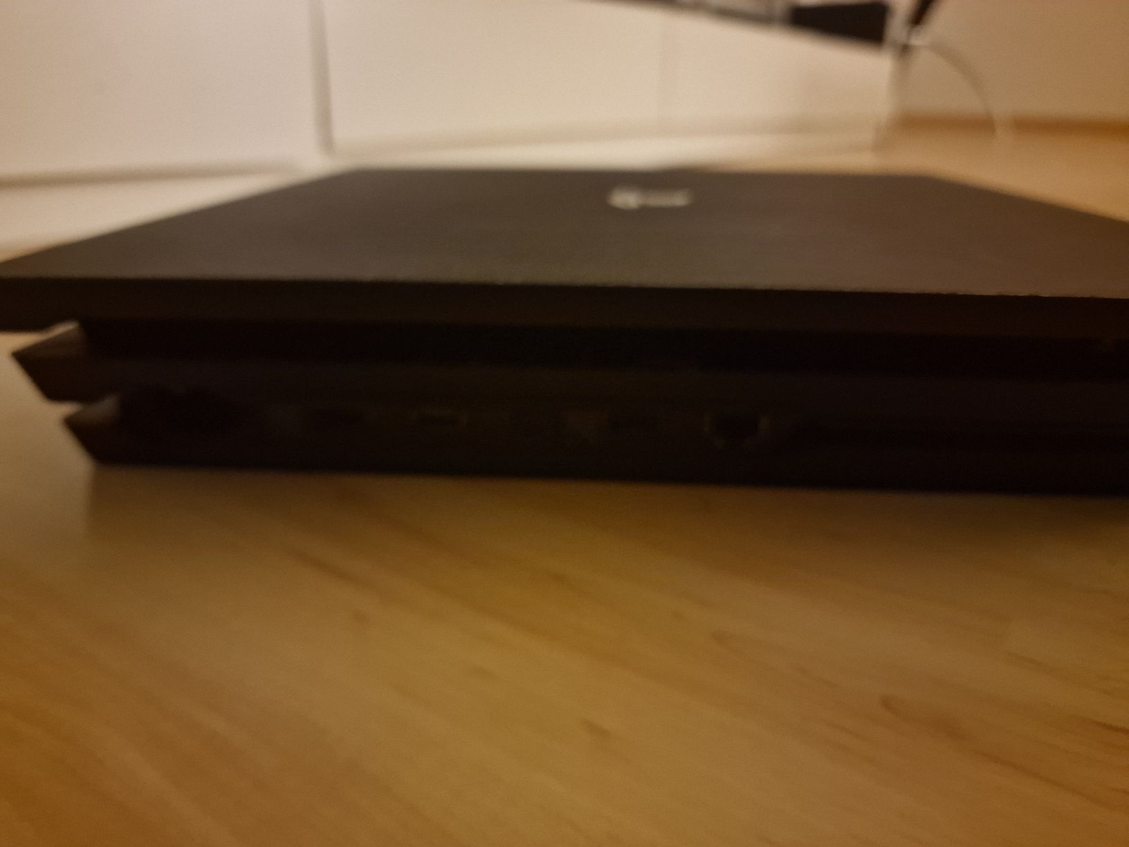 Sony Konsolen: PS4 Pro 1TB Mit Controller – Gebraucht aus Bremgarten AG von VictoriaV0102 6