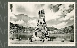 AK sw Gotthard UR/TI Denkmal Flieger- Leutnant „Guex“ ≈ 1950