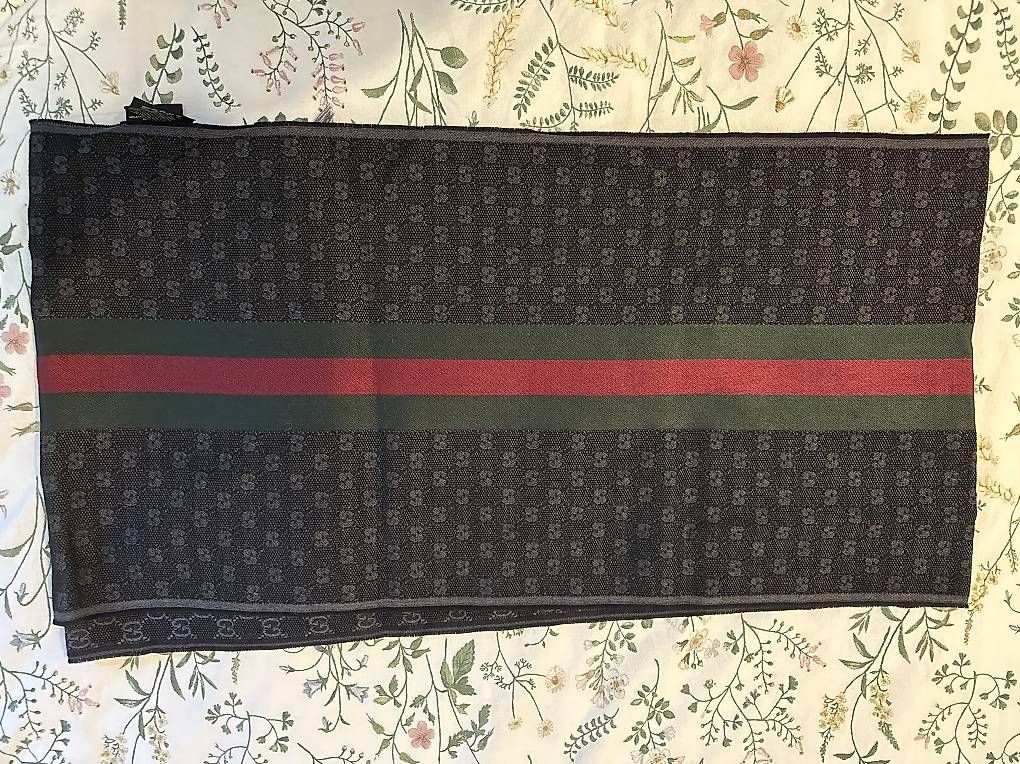 Foulard & Sciarpe: Sciarpa Gucci / Gucci Schal – Usato da Lodrino venduto da luc_f22b