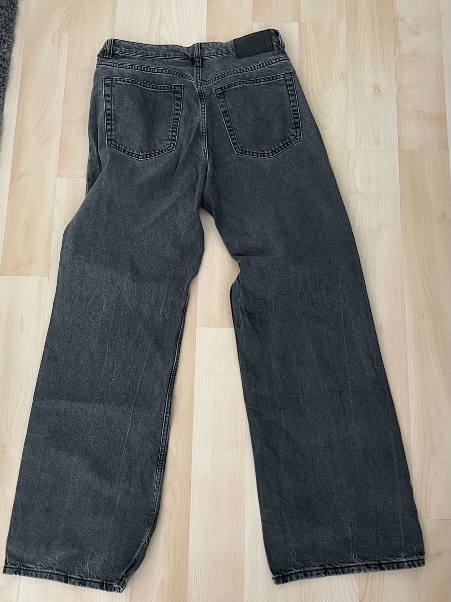 H&M Jeans: H&M Jeans Weit Schwarz Grösse 38 Neuwertig – Nuovo (secondo la descrizione) da Vinelz venduto da laraaa_03 1