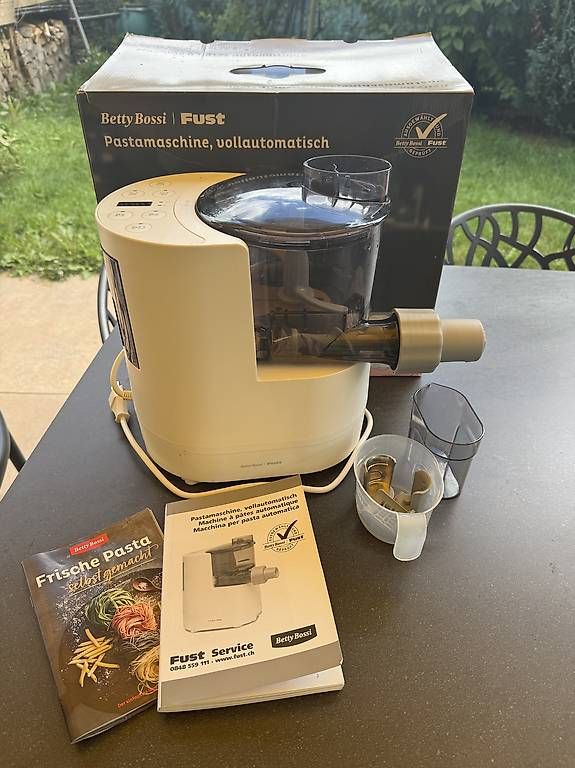 Appareils de cuisine: Machine à pâtes Fust – D'occasion à Lausanne 26 par GuillaumeKrief 1