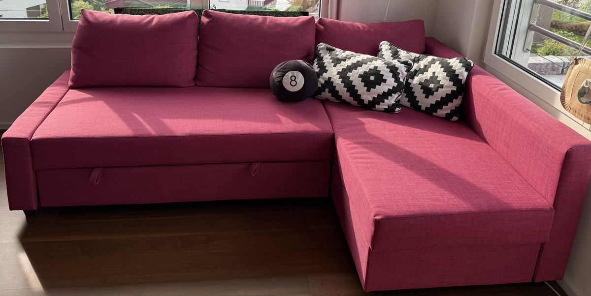Divani: Sofa bed with storage and 3 decorative cushions – Usato da Weggis venduto da Doris