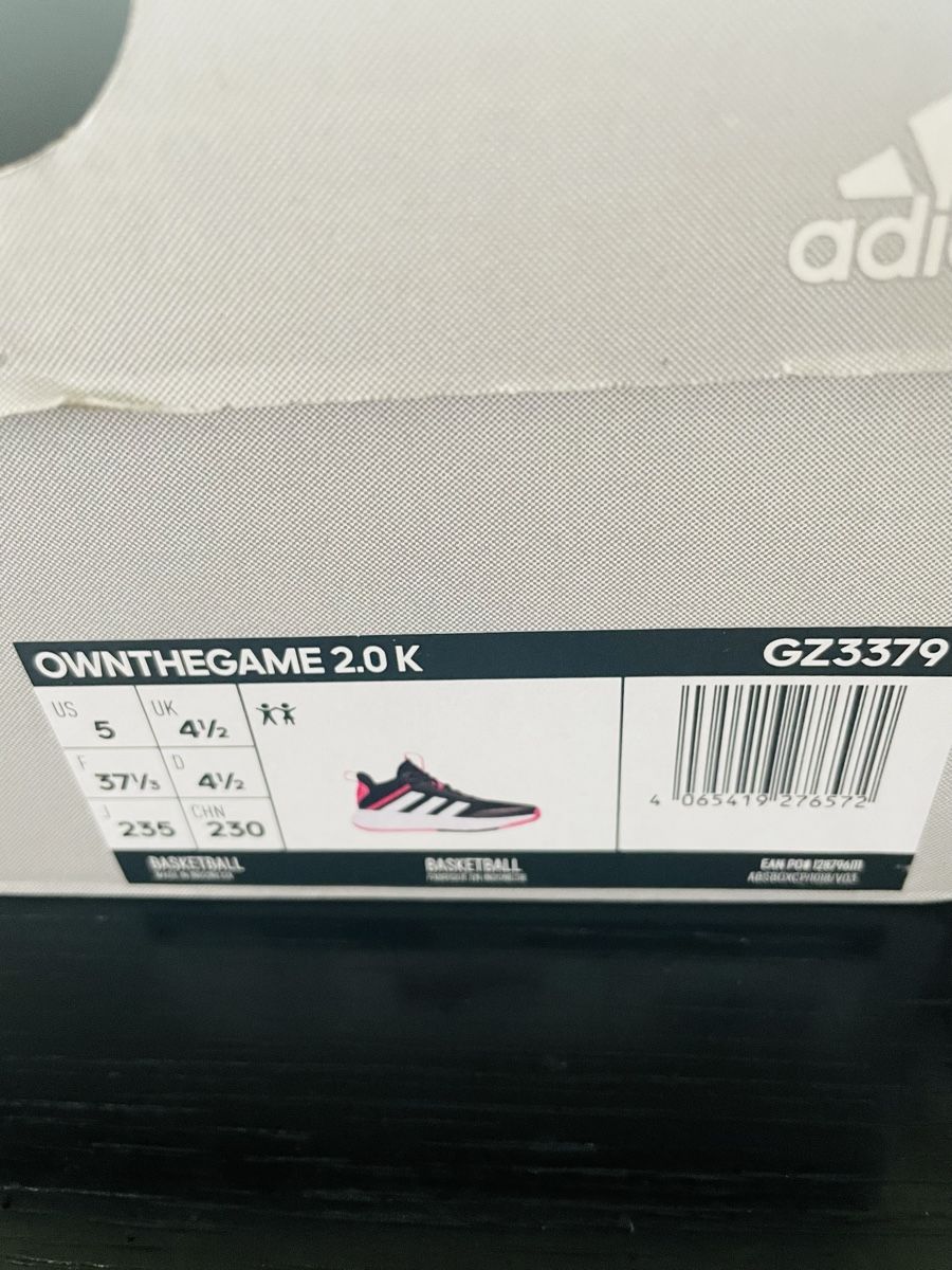 Adidas Scarpe per ragazze: Hallenschuhe  Adidas Gr. 37 1/3 – Usato da Thun venduto da Adrian131 2