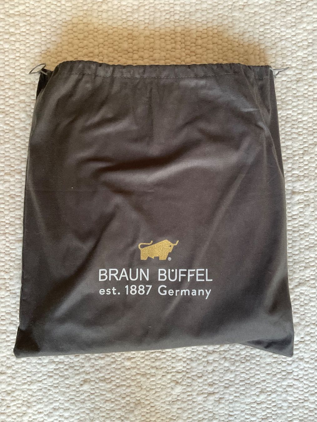 Braun Büffel Borse: BRAUN BÜFFEL REISE ETUI TASCHE – Nuovo e nell'imballaggio originale da Scuol venduto da Lotus2020
