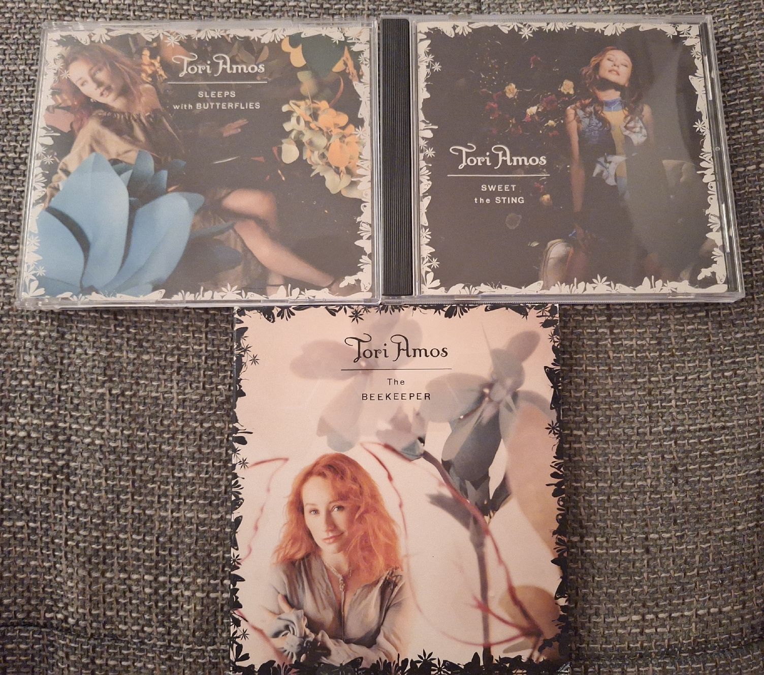 CD: Tori Amos The Beekeeper Pack 3 CDs – Usato da Luzern venduto da thomarco