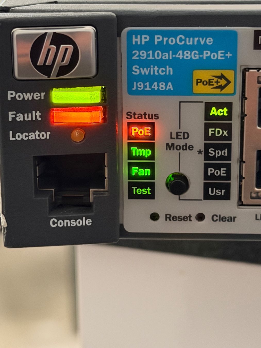 Hewlett Packard Hub & Switch: HP ProCurve 2910al-48G-PoE+ Switch J9148A – Usato da versoix venduto da Aess 2
