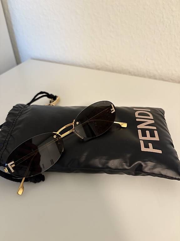 Lunettes & Verres: Fendi Sonnenbrille FE4075US – D'occasion à Unterägeri par mar_96hk 2