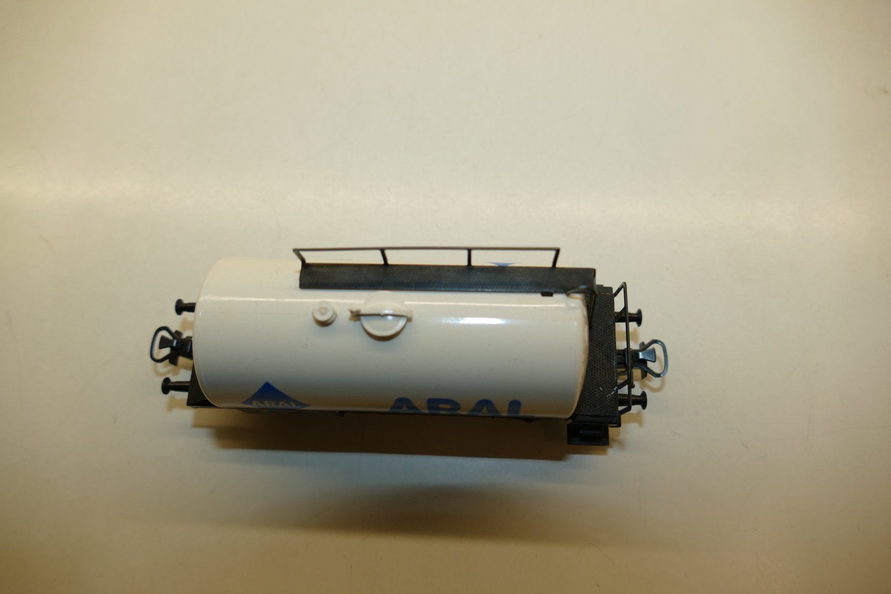 Märklin Modelleisenbahnen: Märklin H0: DB Kesselwagen Aral – Neu (gemäss Beschreibung) aus Niederhasli von rail-duerst 5