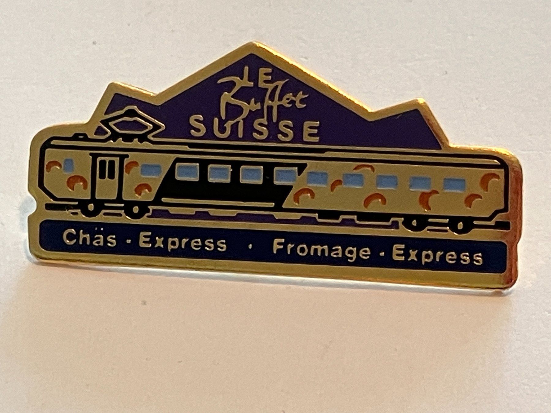 Placchette & Badge: 1 Pin Chäs Express Le Buffet Suisse – Usato da Basel venduto da djwwpp