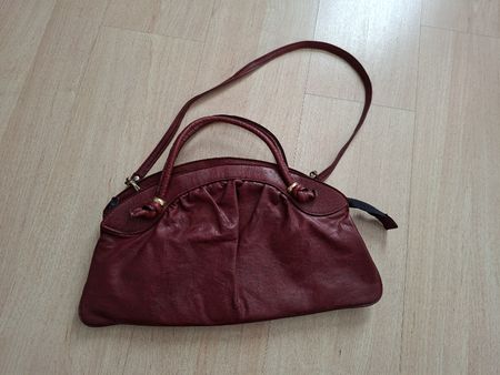 ältere Handtasche