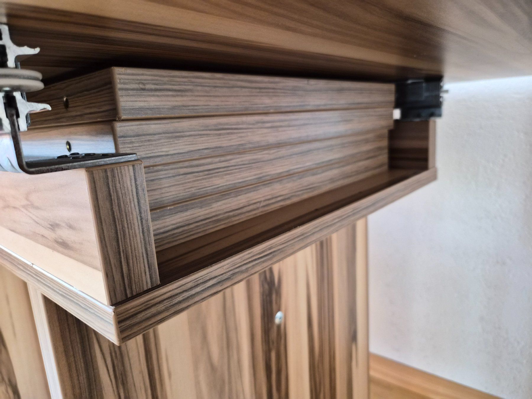 Tavoli: Table à manger 150 cm x 90 cm, avec rallonges – Usato da Bévilard venduto da CONTRESENS 1