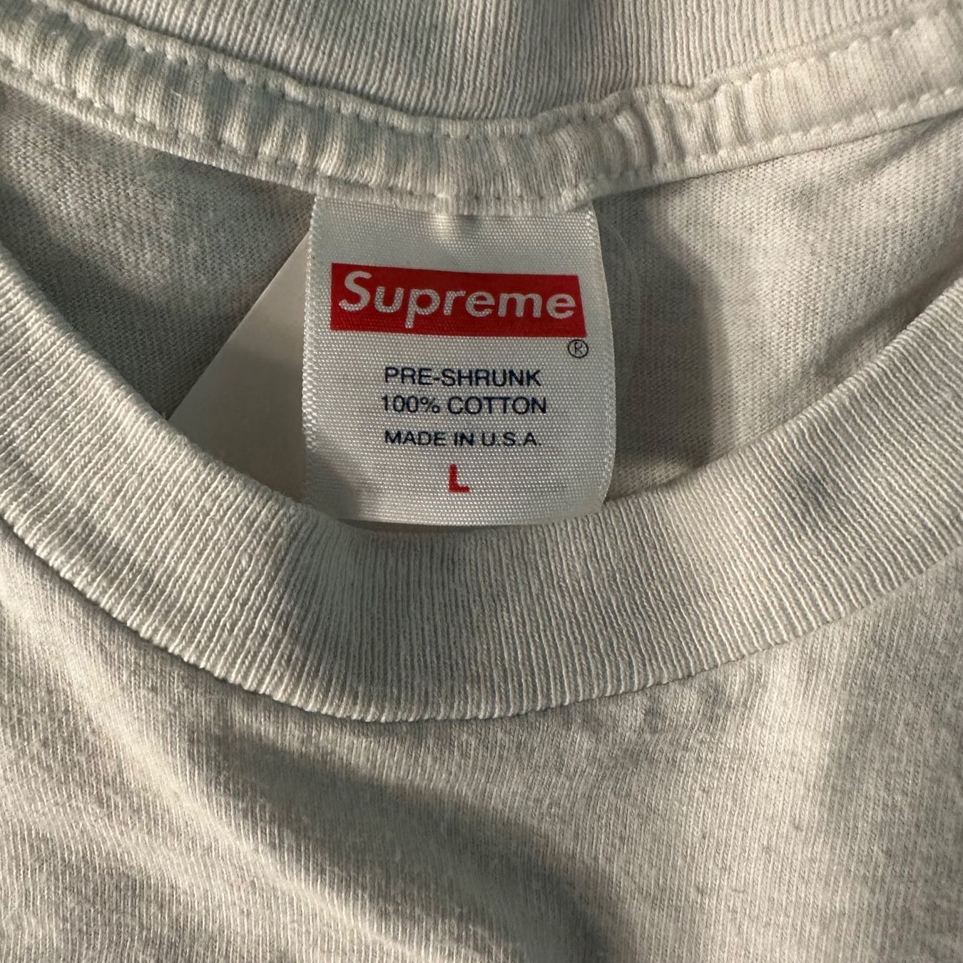 Supreme T-shirt: Supreme Tshirt (White) – Nuovo (secondo la descrizione) da Bern venduto da gia_jqj7 2