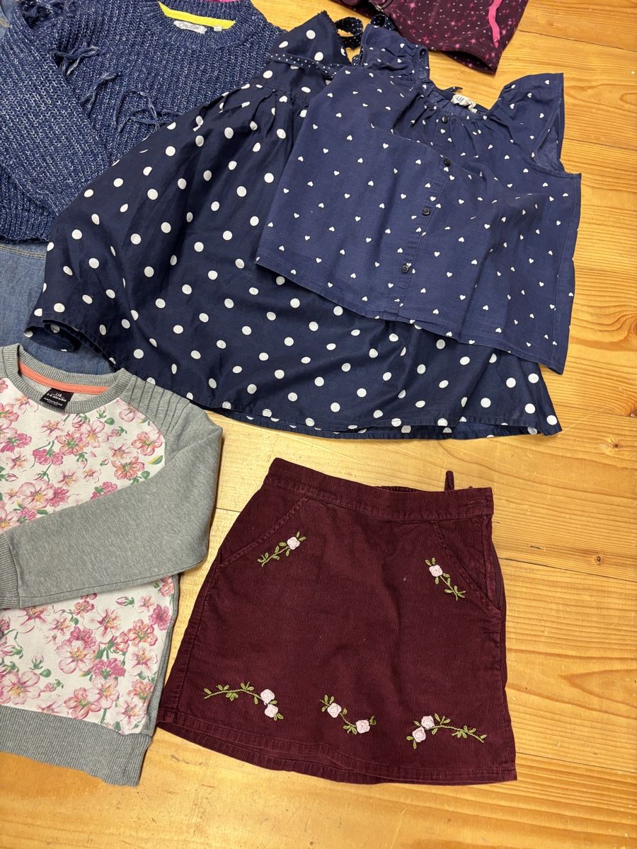 Lotti & Set di vestiti: Kleiderpaket Mädels, Grösse 110/116 – Usato da Büren an der Aare venduto da Nikito2001 6