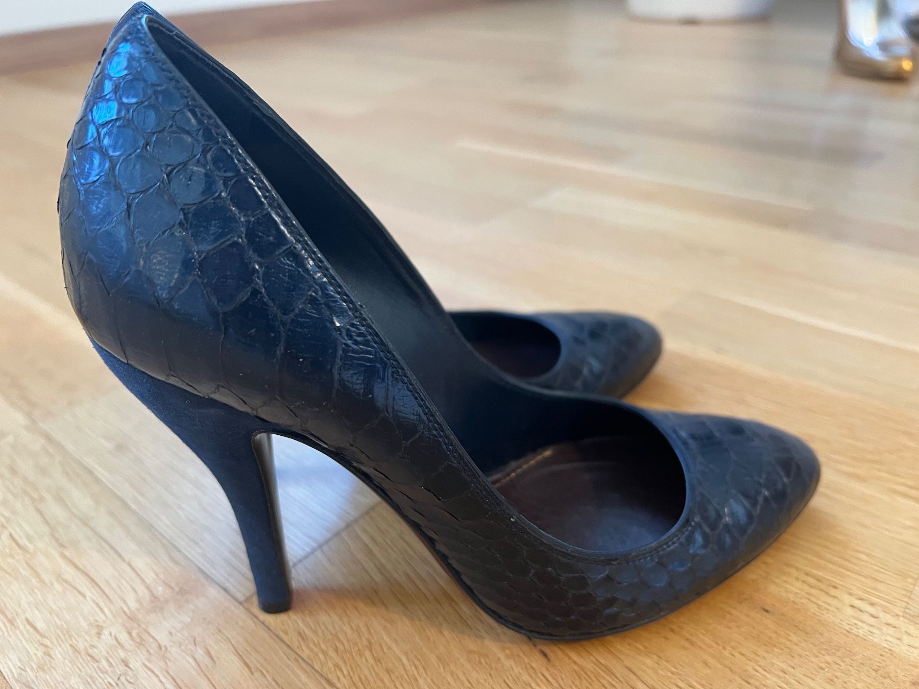 Gucci Damenschuhe: Gucci Python Pumps dunkelblau 37,5 – Gebraucht aus Basel von Bettybooo 4