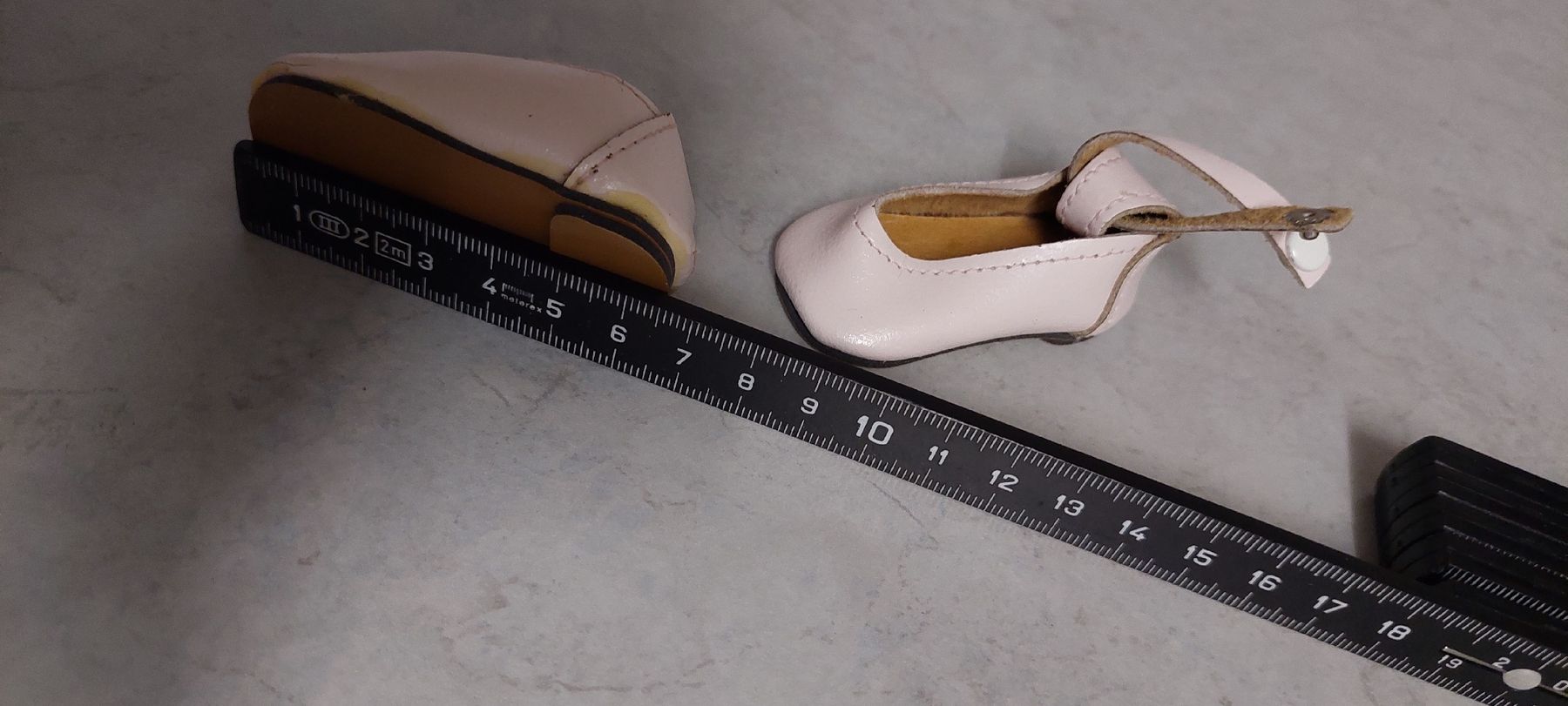 Puppen: 5 Paar Puppenschuhe  – Gebraucht aus Muri AG von nindo1 7