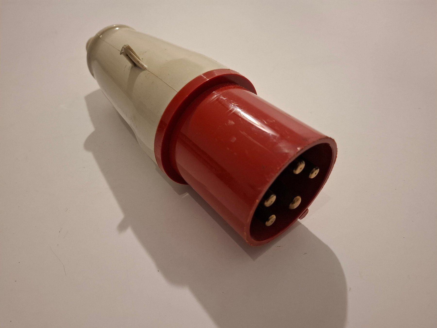 Spine: CEE Stecker 63 A 5polig 400 V – Usato da St. Gallen venduto da WWL 1
