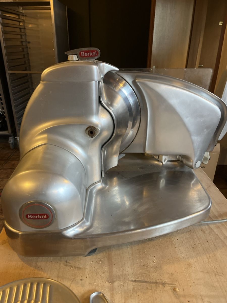Berkel Elettrodomestici da cucina: Berkel 834 Aufschnitt Maschine – Usato da Dittingen venduto da Cervolino77 4