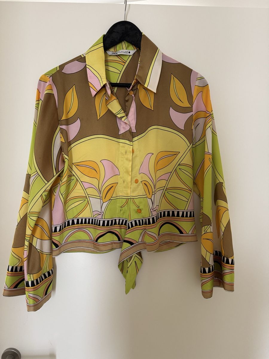 Zara Camicette: Zara Retro Print Tie-Front Blouse. Size Small. Cool! – Usato da Vesenaz venduto da nat_mq8l