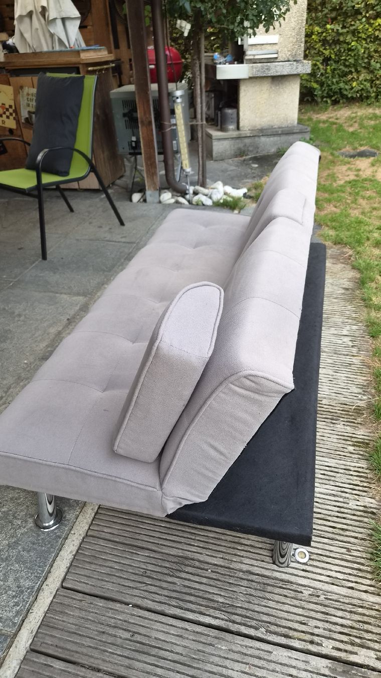 Sofas: Schlafsofa Poly mit Getränkehalter – Gebraucht aus Menziken von Haskus 2