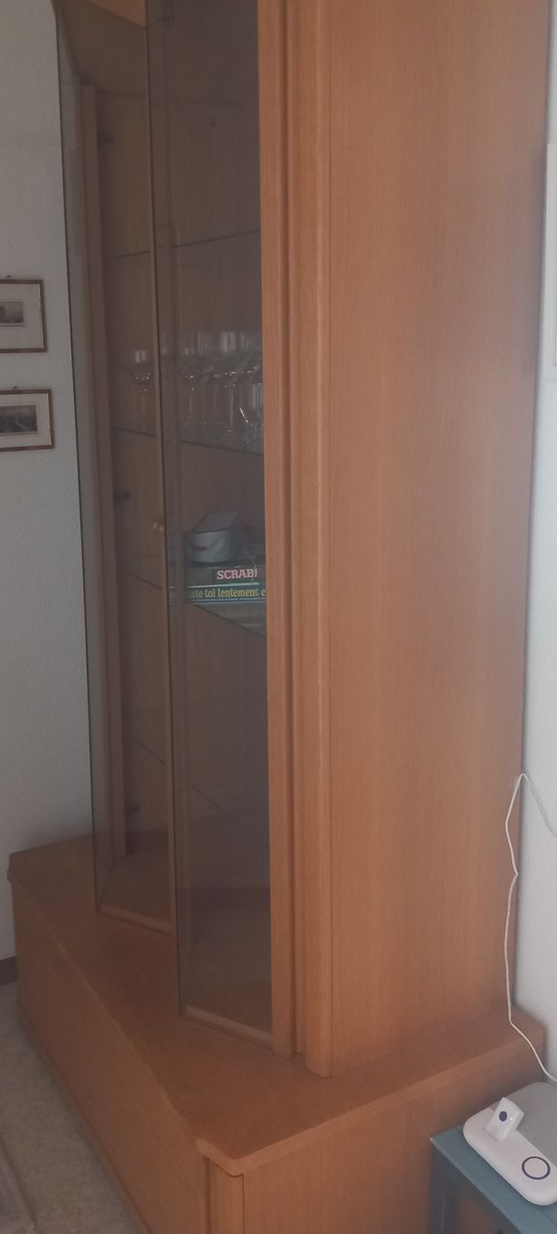 Vetrine: Vitrine mit spez.Glastüren – Usato da Reinach AG venduto da dan_9vsl 1