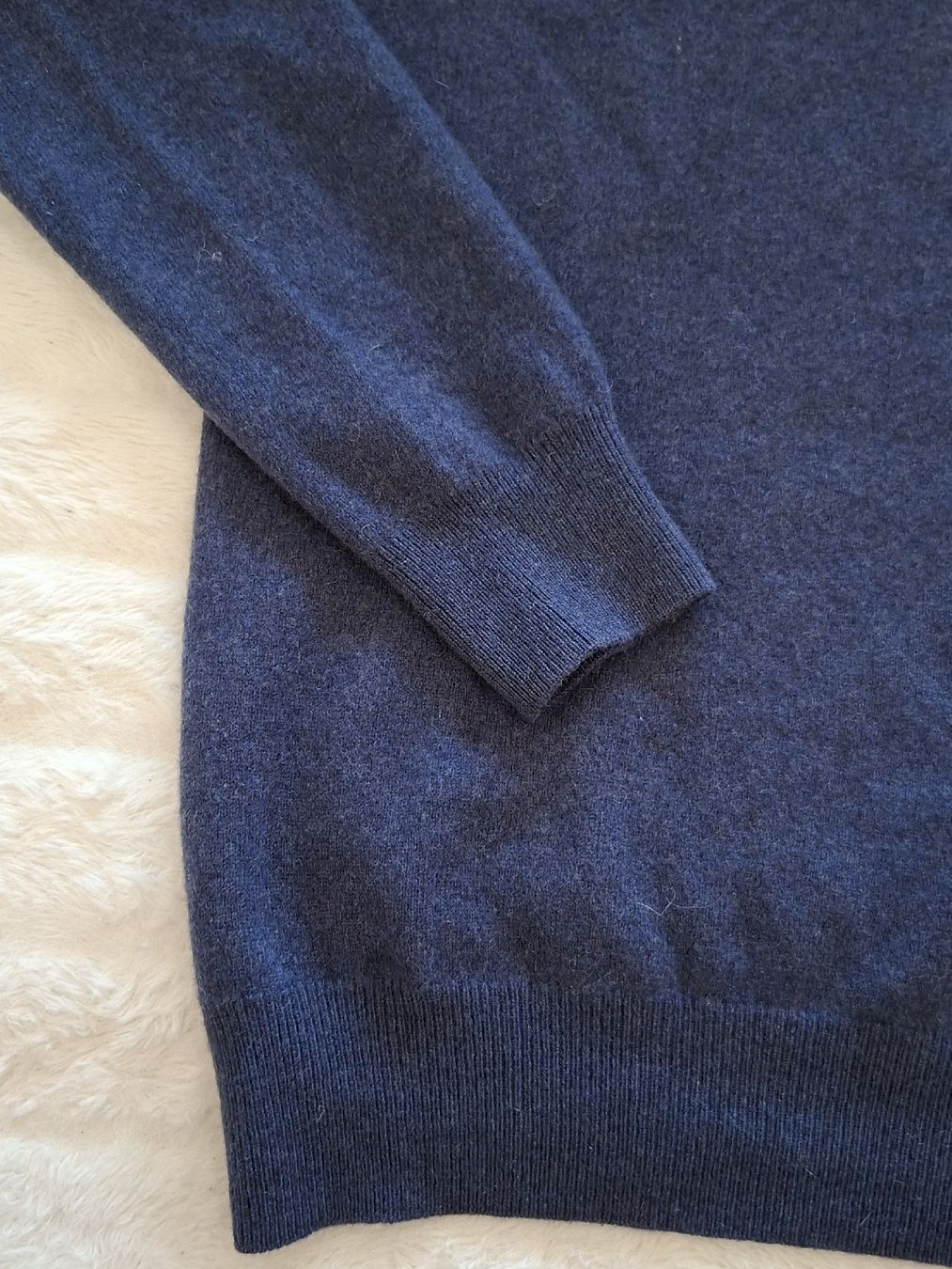 Maglioni & Felpe: Pull en 100 %cachemire bleu marine, – Usato da Renens VD venduto da ser_j2fn 4