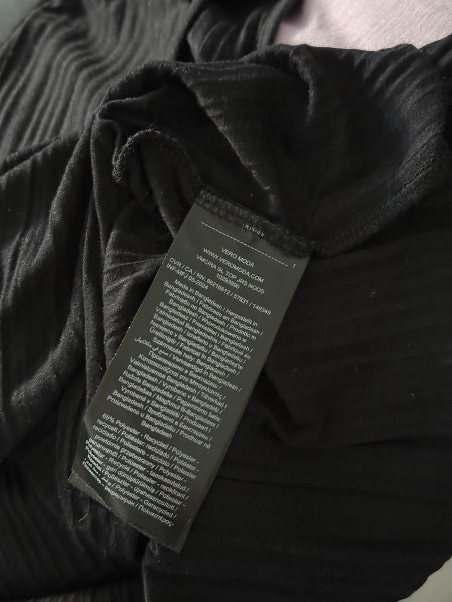 Vero Moda Top: Schwarzes Rip Top Vero Moda – Nuovo (secondo la descrizione) da Baden venduto da jmrtens 4
