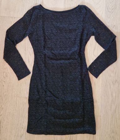 Schickes, schwarzes Kleid mit Spitze, Grösse S, neuw.
