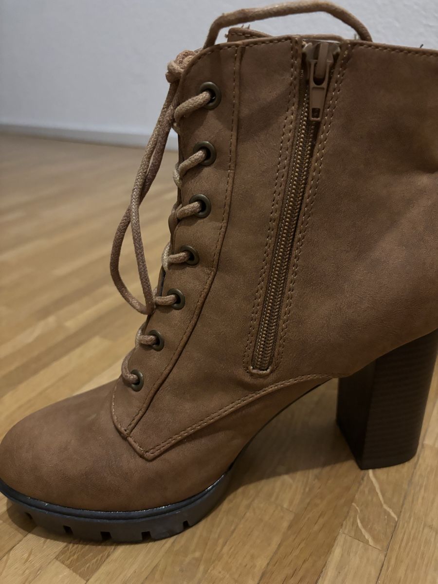 Damenschuhe: Damenstiefel braun – Neu (gemäss Beschreibung) aus Glattbrugg von S_ch_ 3