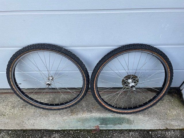 Pezzi di ricambio: 1paire de roues vélo – Usato da Ursy venduto da DK8 1