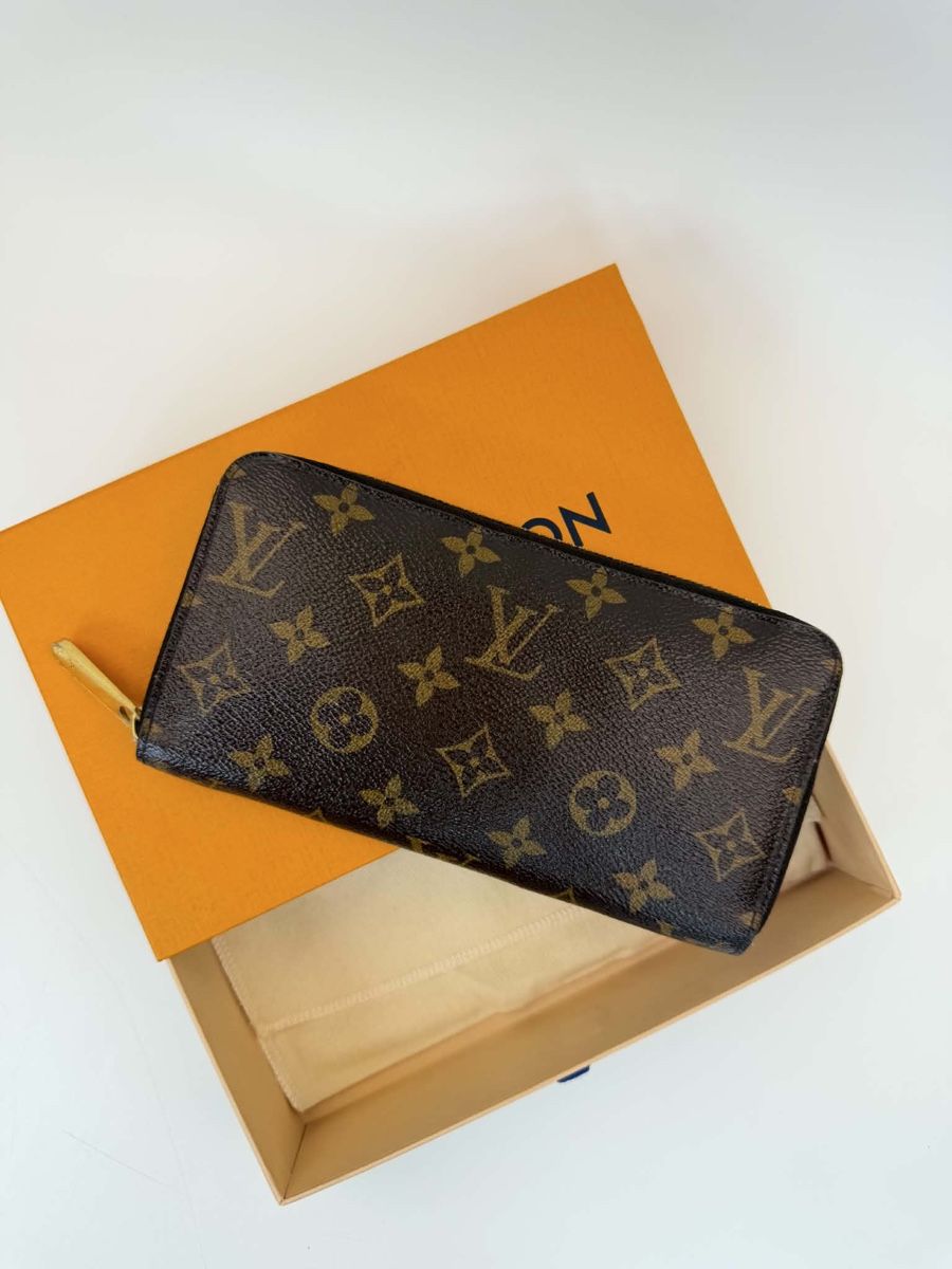 Louis Vuitton Portemonnaie: Louis Vuitton zippy y2011 – Gebraucht aus Widnau von Pukpan_99 1
