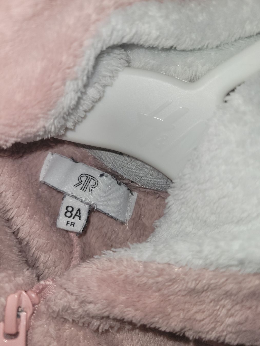 Completi: einhorn anzug gr 8 jahre – Usato da Schalunen venduto da Sunneschiin09 1