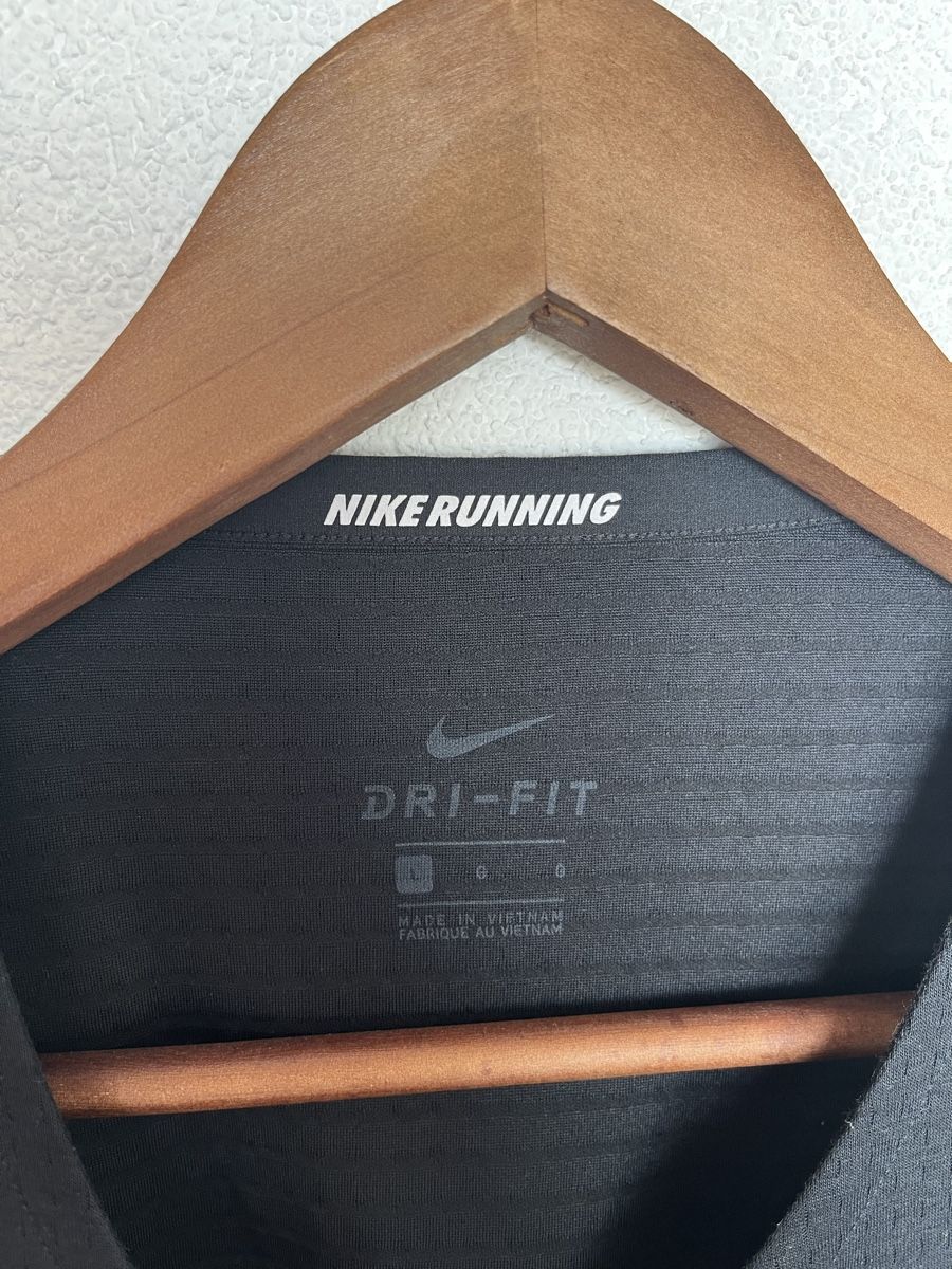 Nike T-Shirts: Nike Dryfit taille L – Gebraucht aus St-Légier-Chiésaz von bfa_9dp5 3