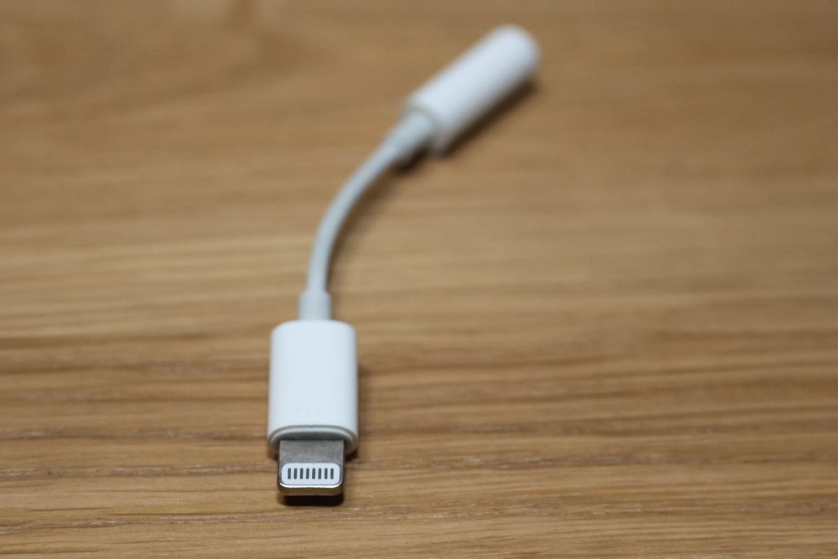 Apple Unità & Adattatore: Apple Lightning auf 3.5mm Kopfhöreranschluss Adapter – Usato da St. Gallen venduto da UsDeSchwiz 2