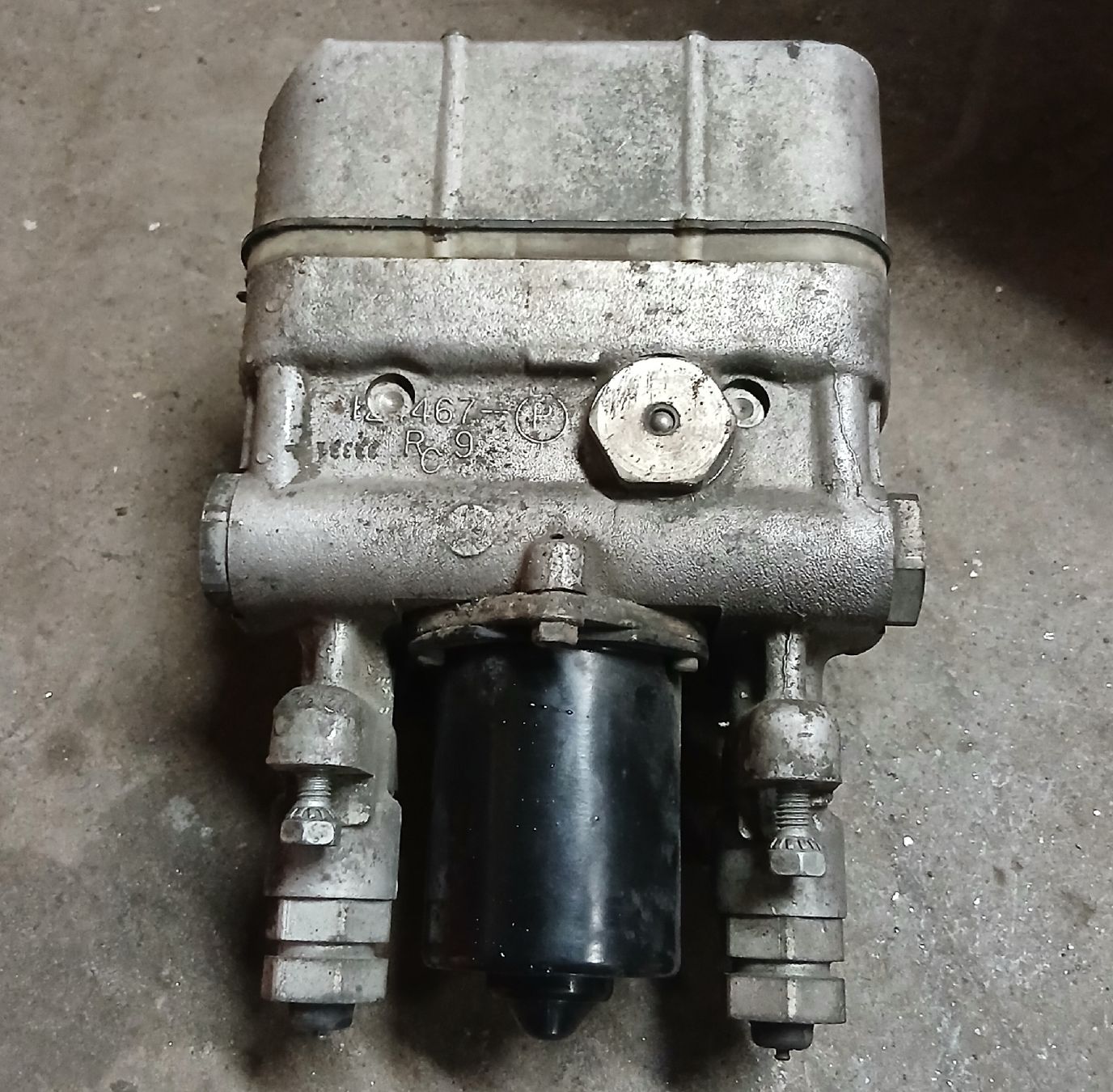 Chevrolet Tutti pezzi di ricambio auto: Boîtier ABS Chevrolet Astro/S10 – Usato da la heutte venduto da Auto-stock 1