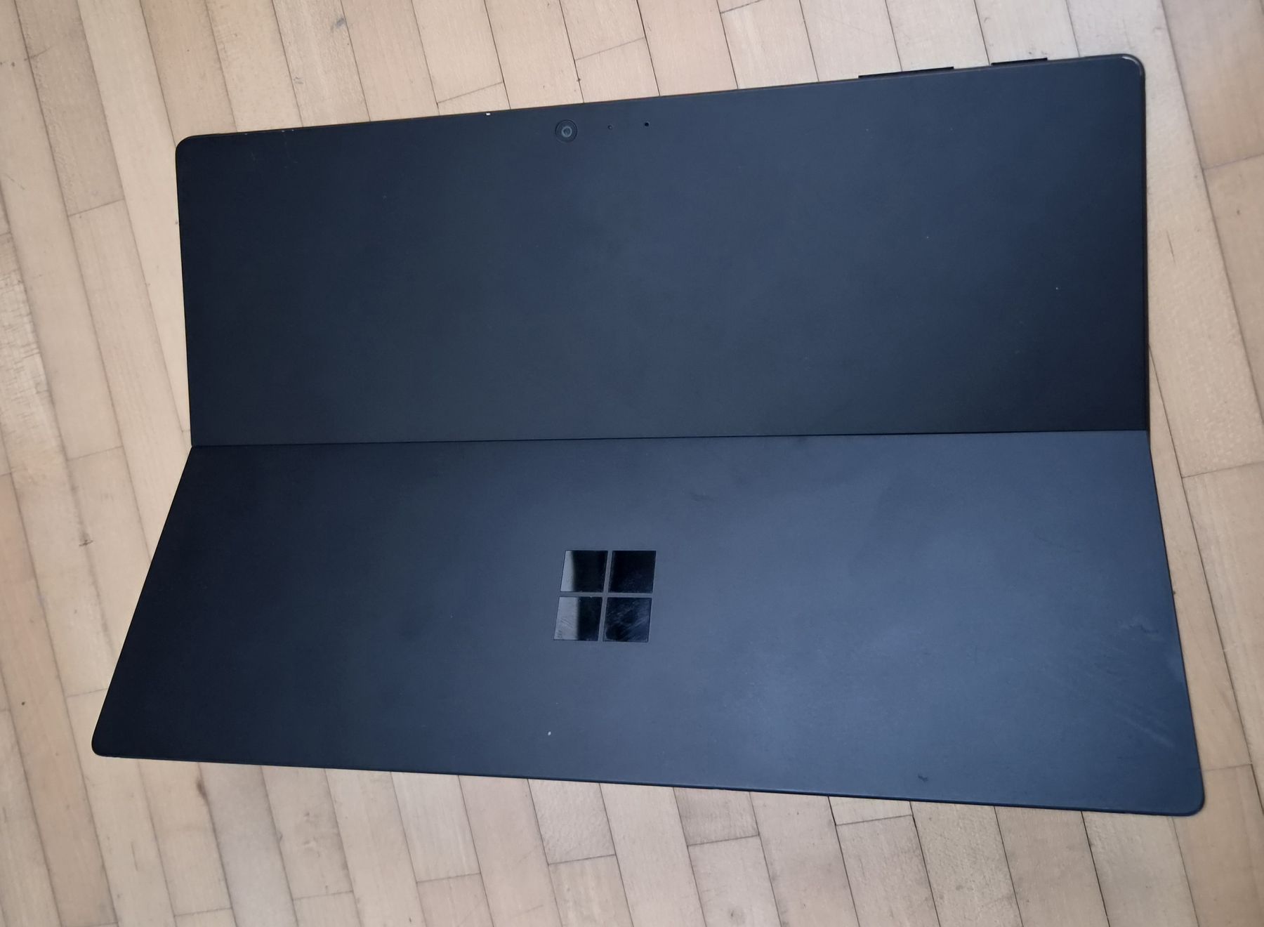 Microsoft Notebook: microsoft surface 6 pro | i5 | 8gb | 256gb – Usato da Davos Dorf venduto da Ricarlo 4