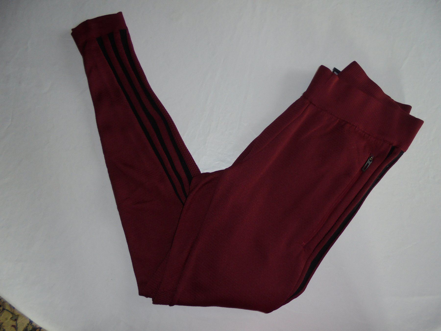 Adidas Pantaloni: TRAINERHOSEN VON ADIDAS GRÖSSE 2XS – Usato da Aarau Rohr venduto da PinkSchwein 1