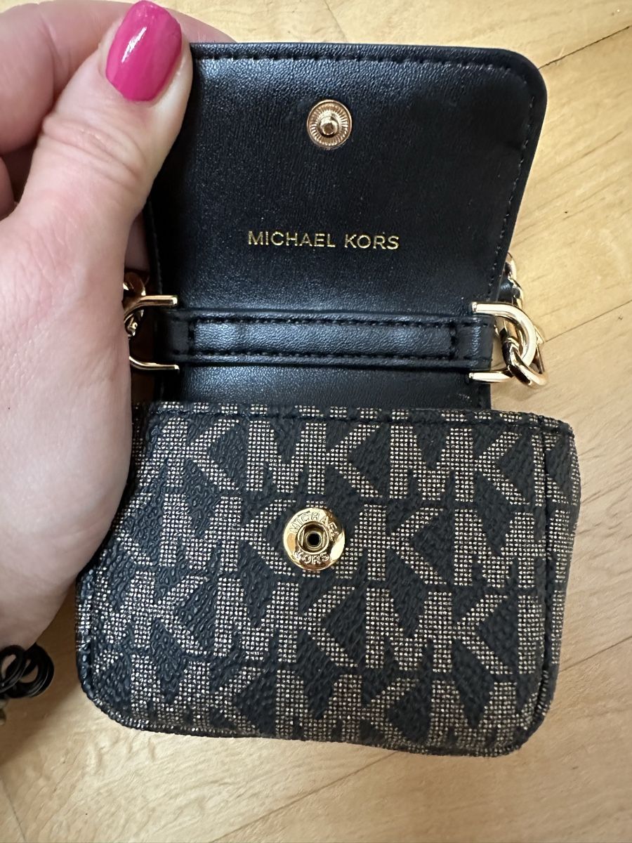 Michael Kors Cover & Protezioni schermo: Apple AirPods Hülle – Nuovo (secondo la descrizione) da Kreuzlingen venduto da micus87 1