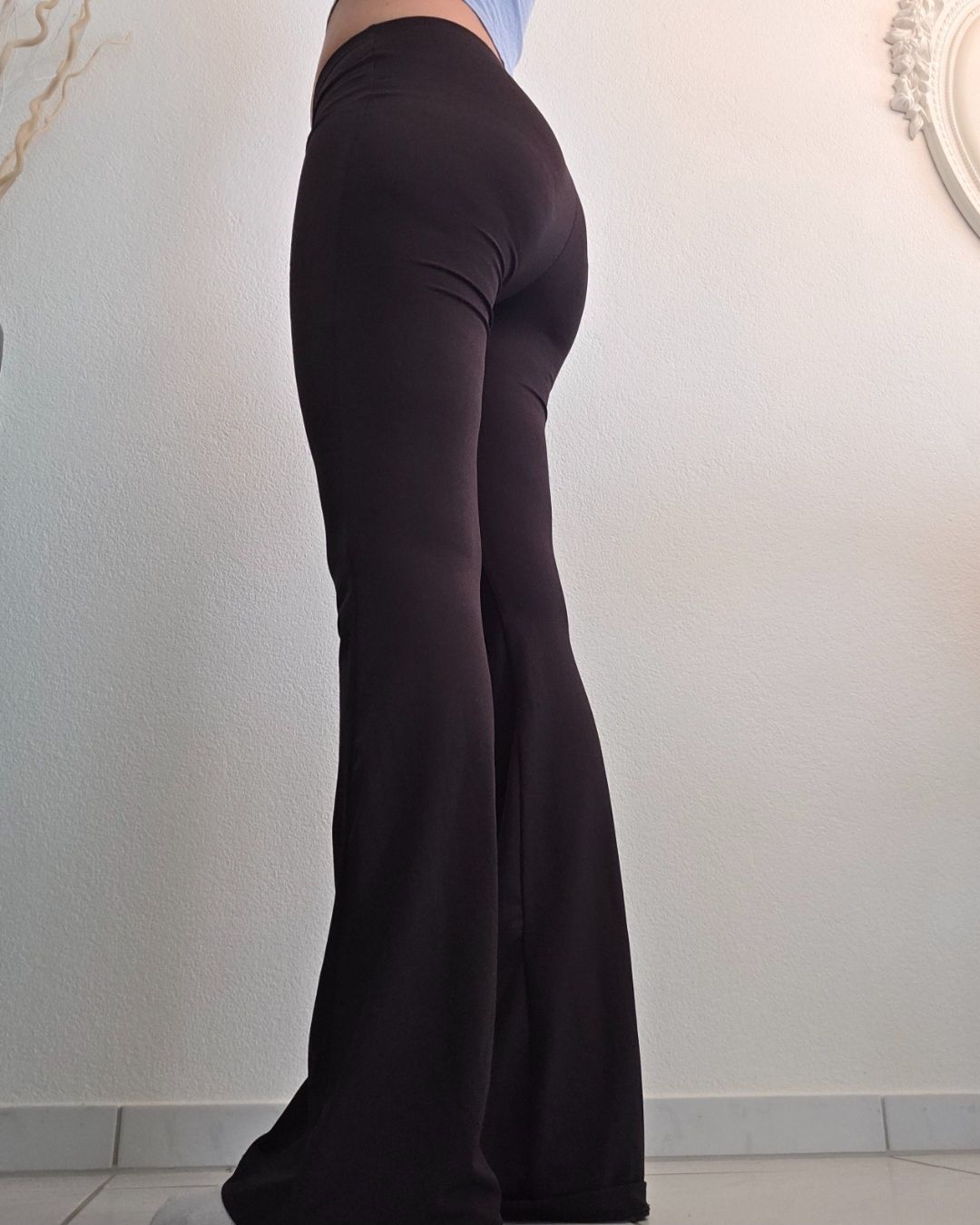 H&M Hosen: Schwarze Schlaghose – Neu (gemäss Beschreibung) aus Hergiswil NW von ewaaa 2