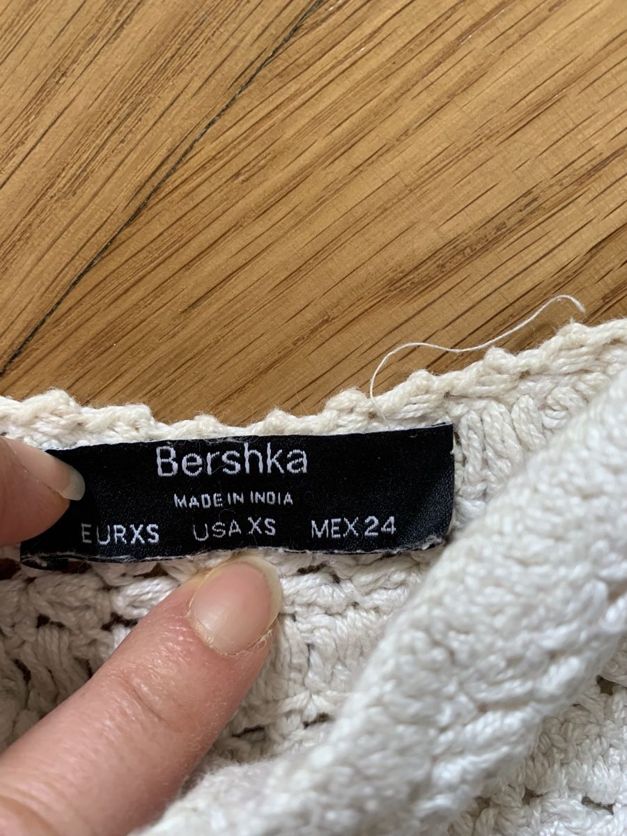 Bershka Top: Crop top crochet blanc Bershka – Usato da Genève venduto da rez_c6c6 4