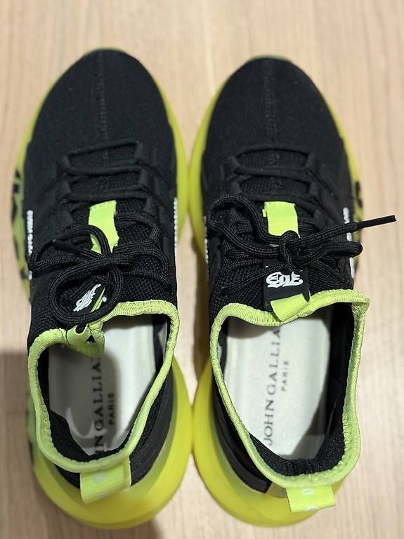 Herrenschuhe: Turnschuhe John Galliano – Gebraucht aus Bühler von dal_zvt5