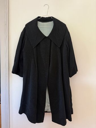 Vintage Seidenmantel schwarz – Oversized Kragen – 60s Style