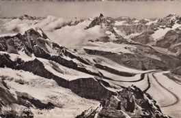 Le Cervin et le glacier du Gorner. vu du sommet du Mont Rose