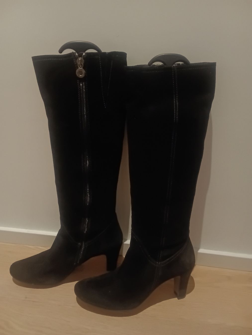 Damenschuhe: Black suede boots, Gr. 38, classy & super elegant! – Gebraucht aus Immensee von Gitter 2